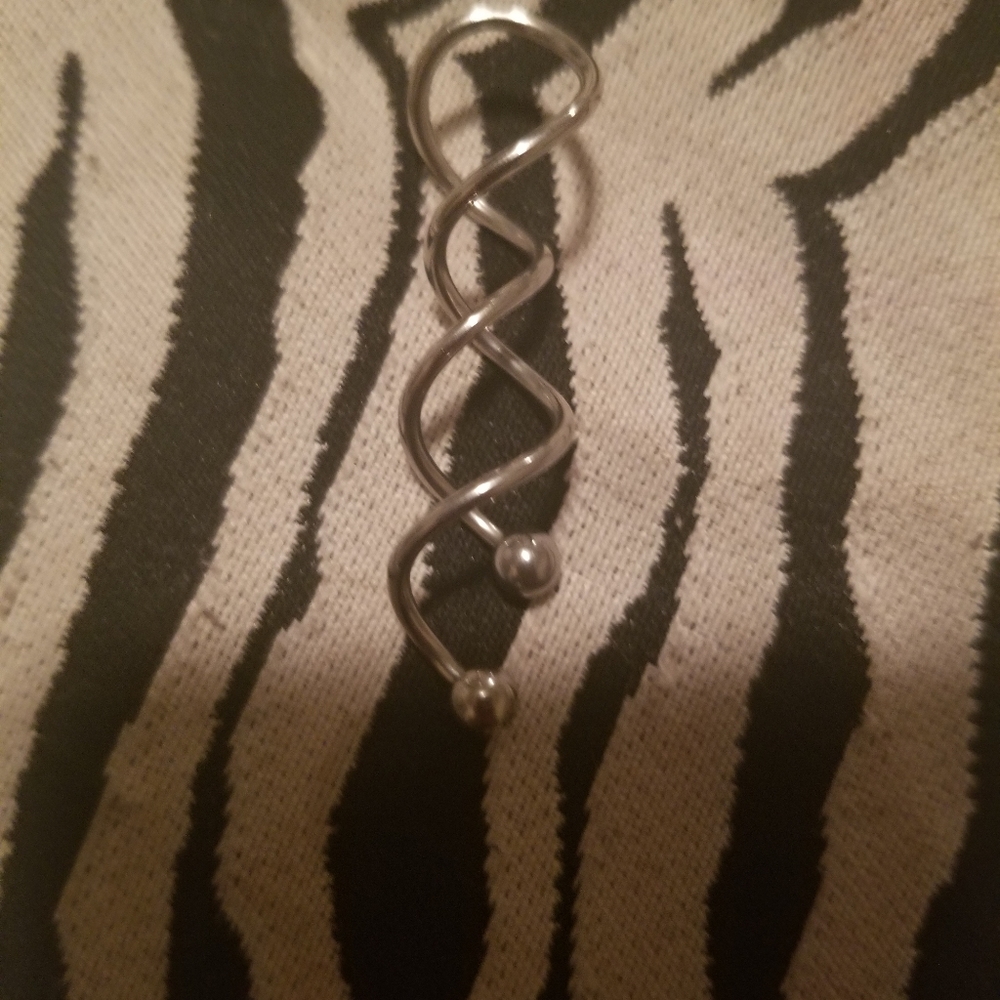 Corkscrew belly ring